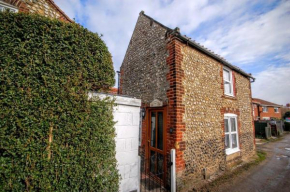 Brantham Cottage, Sheringham - short breaks available all year